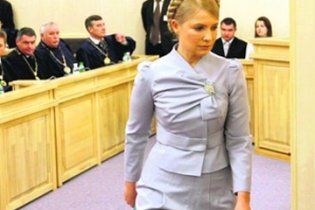 Тимошенко залишила зал суду, обізвавши засідання "фарсом"
