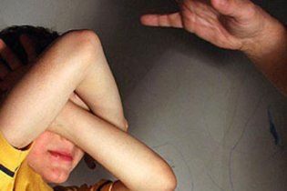 У британських школах учителям повернули можливість бити учнів