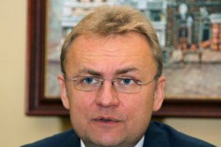 Мер Львова засумнівався у дипломі підлеглого і звільнив його