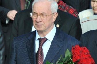 Азаров вшанував пам'ять жертв політичних репресій