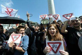 В Батуми полиция открыла огонь по протестующим