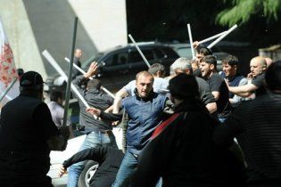 Опозиція Грузії заявила, що затриманих на мітингу забили до смерті