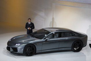 Українські судді полюбляють ганяти на Mercedes і BMW, а їхні діти - на Lamborghini і Maybach
