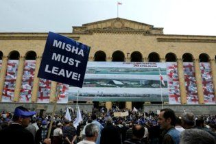 На грузинському ТБ показали допит людини, що зізналася в організації заворушень