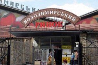 Підприємці Володимирського ринку повідомили про спробу рейдерського захвату