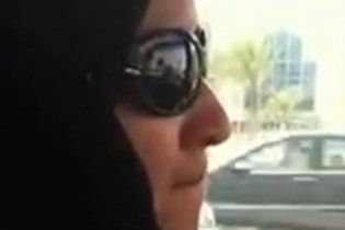 В Саудовской Аравии женщину посадили за вождение автомобиля