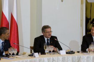 В Варшаве Янукович пообедал с Обамой