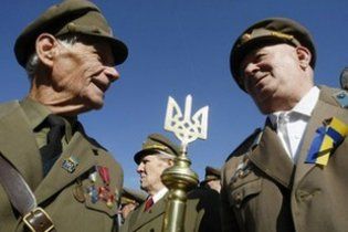 В Ивано-Франковске выступили против "кириллизации" и тоталитаризма