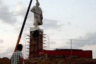 В Таджикистане демонтирован крупнейший памятник Ленину в Центральной Азии
