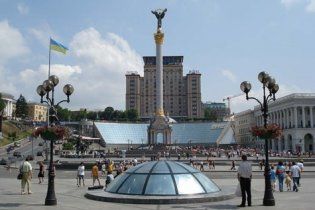 Біля станції метро "Майдан Незалежності" в Києві вибухнула урна