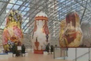 У Москві відкрили виставку велетенських матрьошок