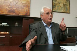 Кравчук вважає недемократичним рішення про арешт Тимошенко