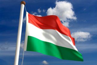 На Закарпатье заседания райсовета будут начинать с венгерского гимна