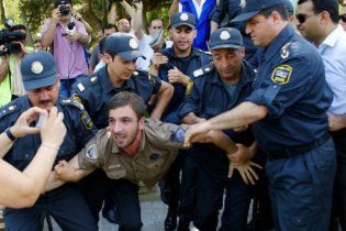 У Баку розігнали опозиційний мітинг, затримані десятки людей