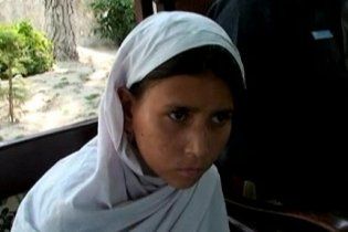 8-летнюю девочку в Пакистане принуждали стать смертницей