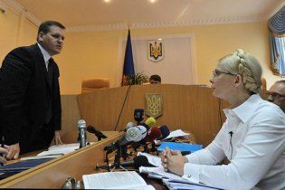 Литвин: процес над Тимошенко дискредитує суд