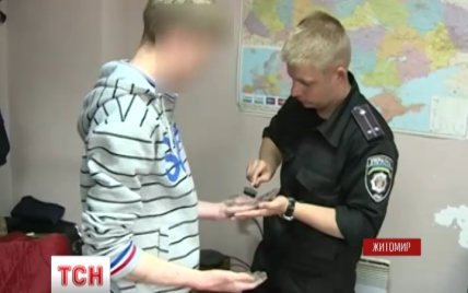 В Житомире задержали неудачника "щипача", который украл кошелек поблизости полиции