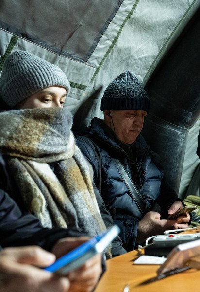 Кияни у «Пункті незламності»