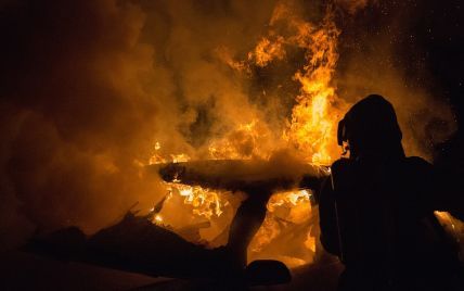 В Киеве после взрыва загорелся автомобиль: что известно (видео)