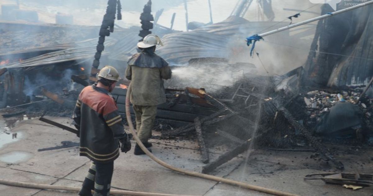 В Запорожье быстро сгорел местный клуб / © 06153.com.ua