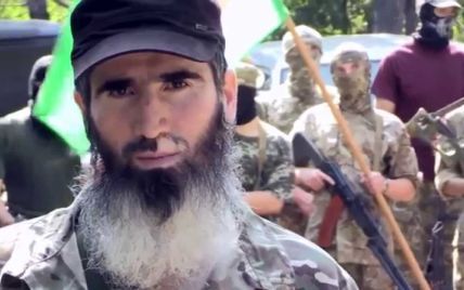 Командир чеченского батальона имени Шейха Мансура назвал виновника покушения на Осмаева и Окуеву