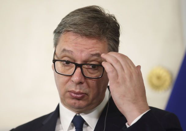 Почувствовал сильную боль в груди: врач объяснил недуг Вучича