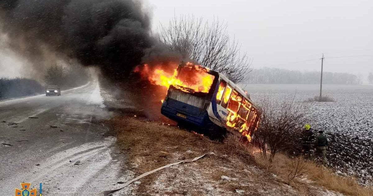 Смертельна ДТП на Дніпропетровщині: з'явилися нові подробиці та фото з місця аварії