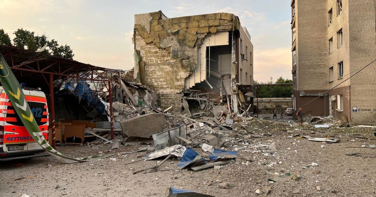 Ночной обстрел Николаева: повреждены 16 домов, разрушены крыши