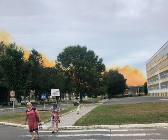 Поблизу Рівного на заводі стався вибух, на місто суне жовта хмара