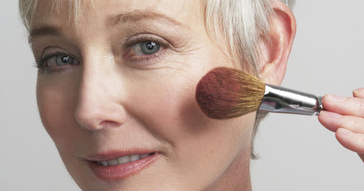 Как выглядеть моложе