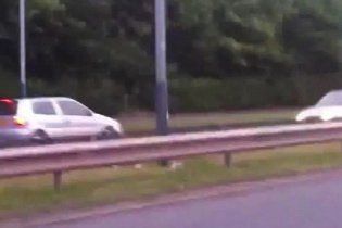 Подросток на Citroen, развлекаясь, устроил гонки с полицией по "встречке" (видео)