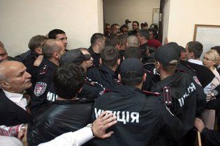 В Печерском суде депутаты подрались с бойцами "Грифона"