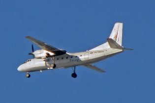 У Росії спалахнув і аварійно приземлився на воду літак Ан-24, є жертви