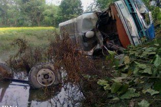 У Бангладеш шкільний автобус потрапив у ДТП: понад 60 дітей загинуло