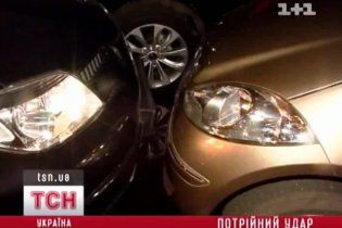 У Києві жінка на Mitsubishi розбила три машини і влаштувала скандал