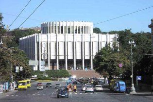 Омельченко: Ющенко віддав "Український дім" братові на 49 років