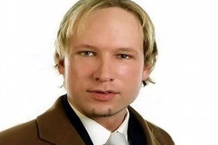 Норвезький терорист дуже поважає Путіна і Папу Римського