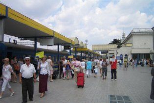 Курортники в Крыму штурмуют вокзалы из-за спекулянтов