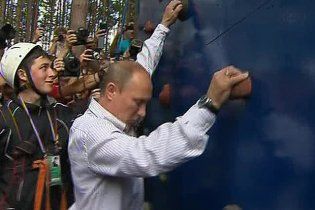 Путін на Селігері пообіцяв схуднути і похизувався навичками альпініста