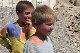 Таджикским детям запретили молиться в мечети и смотреть порно