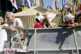 На Хрещатику противників Тимошенко зібралося більше, ніж прихильників