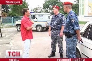 Рівненський депутат заявив, що бійці "Беркута" його напоїли горілкою і побили