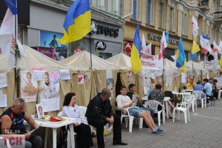 В палаточном городке сторонников Тимошенко умер мужчина
