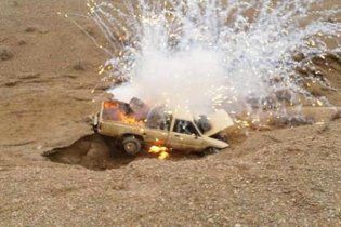 Американцы взорвали авто афганского наркокурьера, изъяв 5 тонн опиума