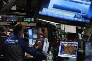 Американские биржи сразу после открытия обвалились на 4-5%