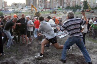 Скандальне будівництво на Троєщині призупинено