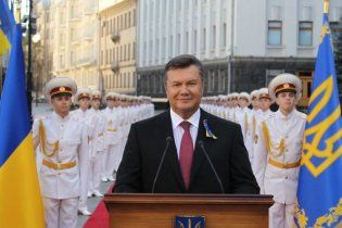 Янукович привітав українців з 20-ю річницею Незалежності