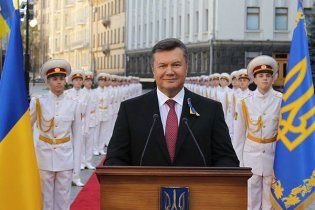 Янукович выпустит из тюрьмы матерей с детьми и несовершеннолетних