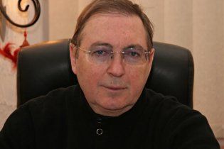 Ющенко не носил часов, потому что хотел, чтобы страна вставала с петухами