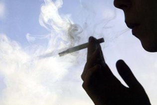 Європа переходить на протипожежні сигарети